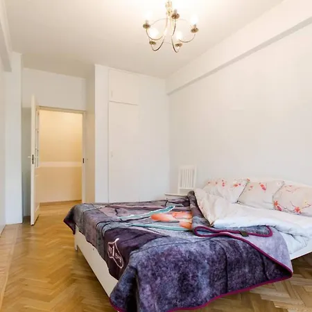 Apartment Beautiful Near Bus Station *